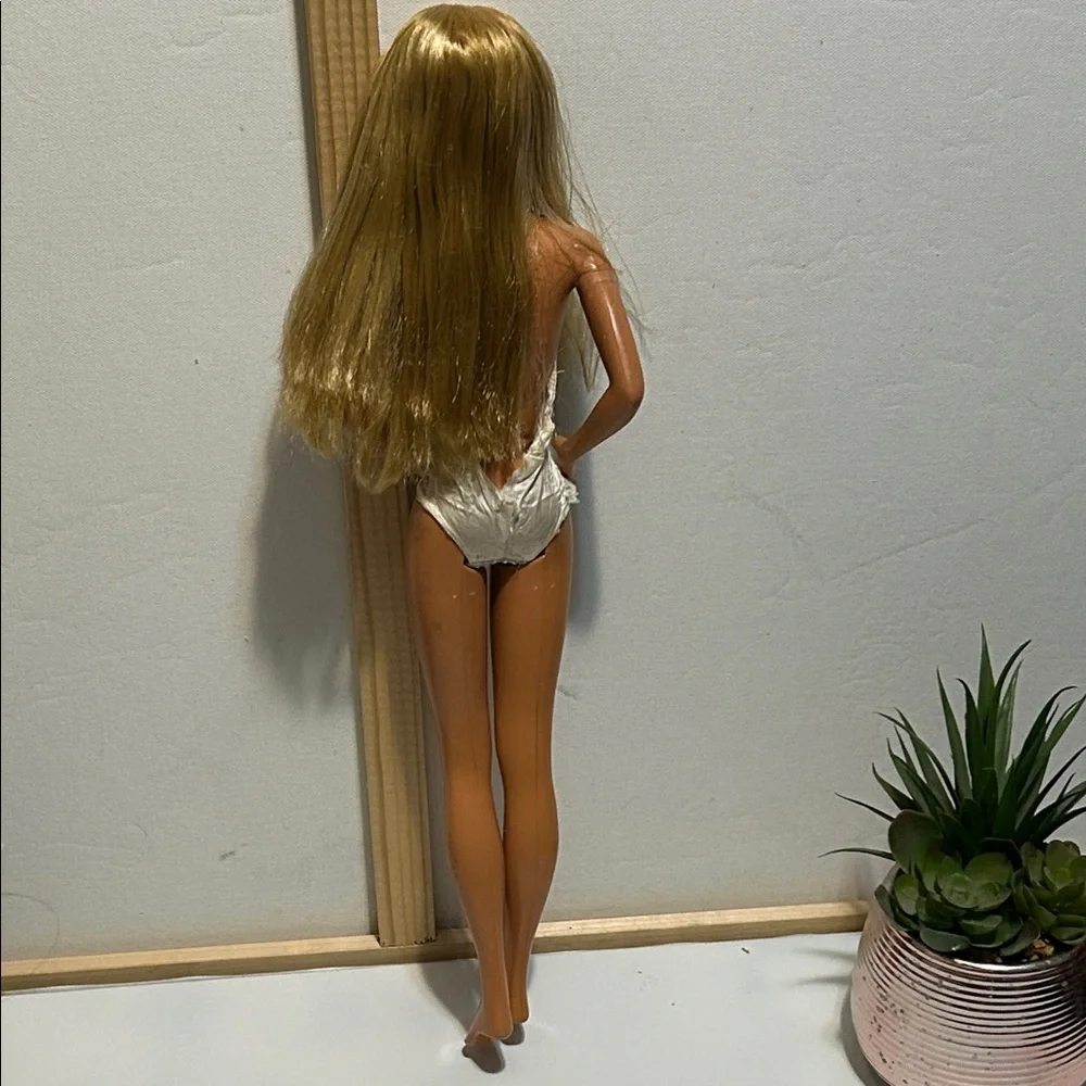 Vintage Mattel .Inc  1976 Blonde Doll in Silver Swimsuit